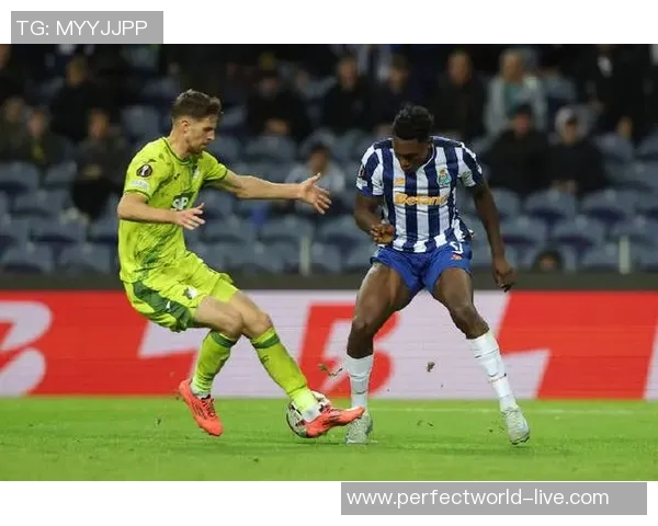 德甲精彩对决拜仁与波尔图激战成平局帽子戏法瞬间引发全场热潮