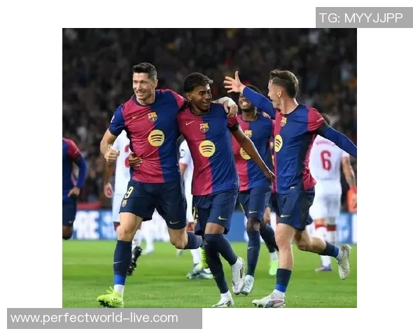 欧冠激战巴萨与巴黎圣日耳曼握手言和转会传闻再度升温引发关注