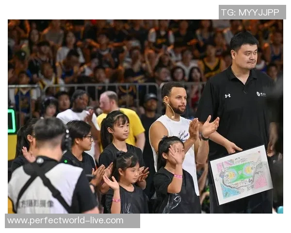 姚明手指投篮的传奇瞬间与篮球技巧的完美结合解析