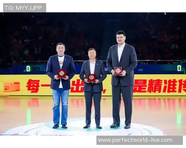 李根姚明携手共创篮球传奇见证中国篮球崛起与辉煌的岁月