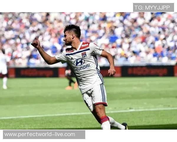 世界杯波尔图与里昂激战成平局点球大战引发全场狂欢与转会传闻