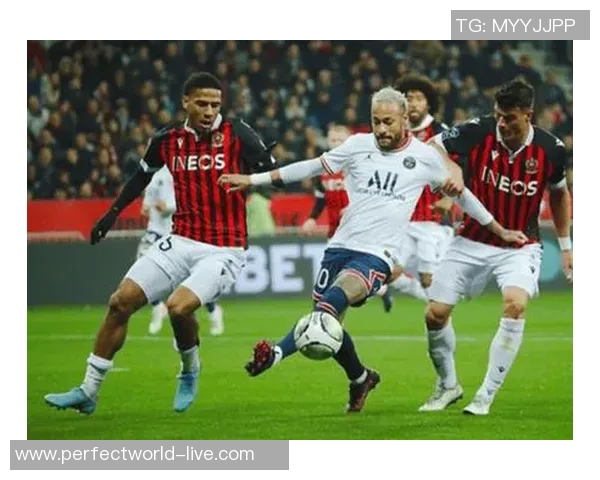 英超激战AC米兰与巴黎圣日耳曼战成平局全场瞬间燃爆激情